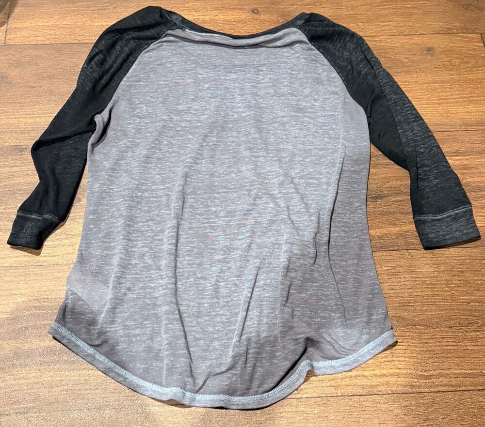 Reebok Women's Gray and Black 3/4 Sleeve Raglan Baseball Tee Size M - Picture 4 of 5